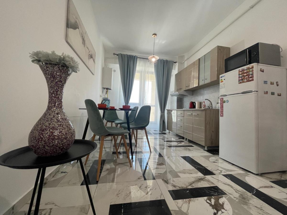 Family Apartment Near Palas Mall Jászvásár Kültér fotó